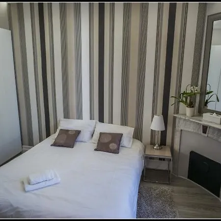 Sleeps 12 Air Con Wifi Apartman