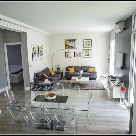 Sleeps 12 Air Con Wifi Apartman