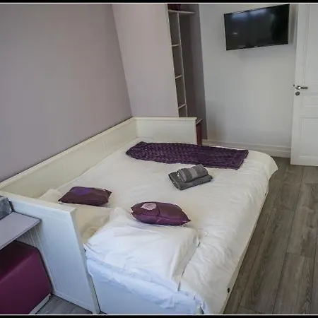 Sleeps 12 Air Con Wifi Apartman *