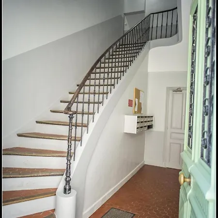 Apartman Sleeps 12 Air Con Wifi Cannes