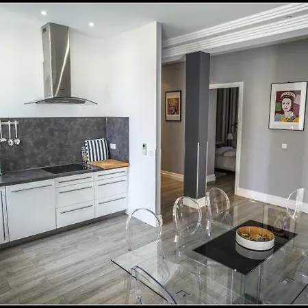 Sleeps 12 Air Con Wifi * Cannes