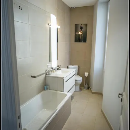 Apartman Sleeps 12 Air Con Wifi Cannes